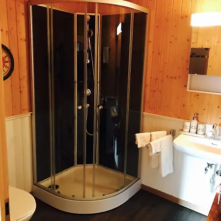 De L'assesseur - Mont-soleil Hotell *